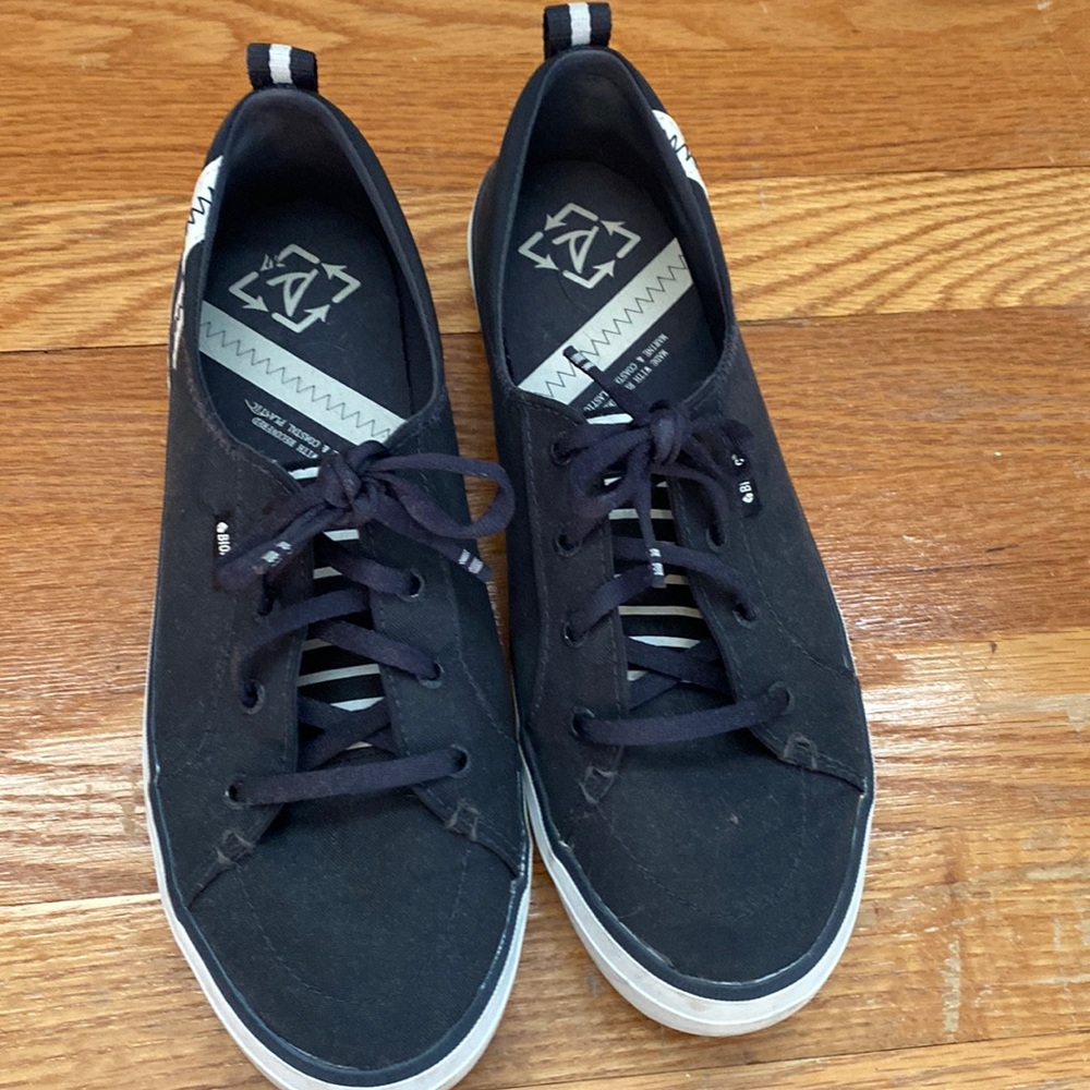 Speedy sneakers. Size 10